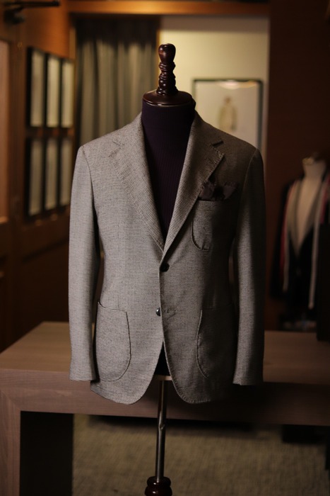 グレーのパッチポケットのスーツが完成しました Michele Shin