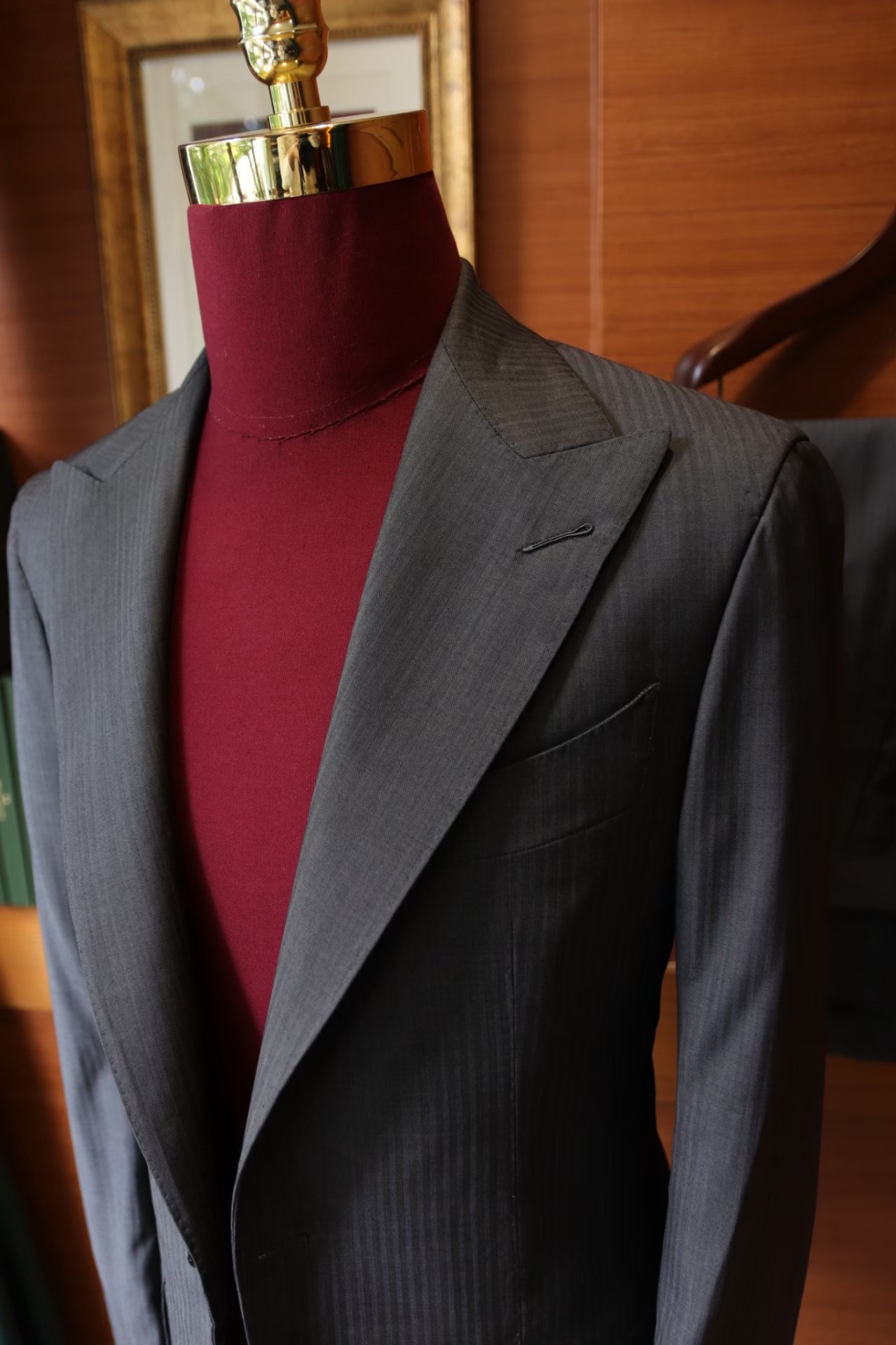 TOMFORD ダークグレー スーツ